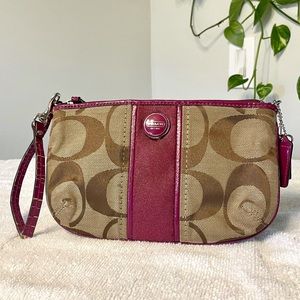 Coach Signature Stripe Wristlet/Clutch/Wallet Pink Zip